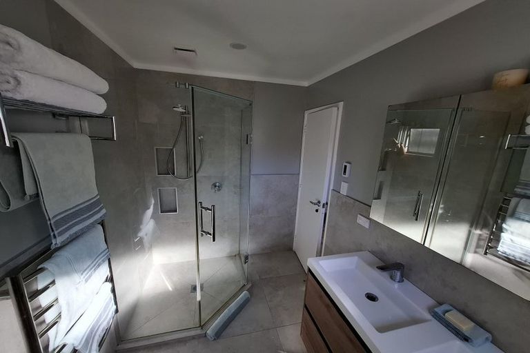 Photo of property in 1/64 Carlisle Road, Browns Bay, Auckland, 0630