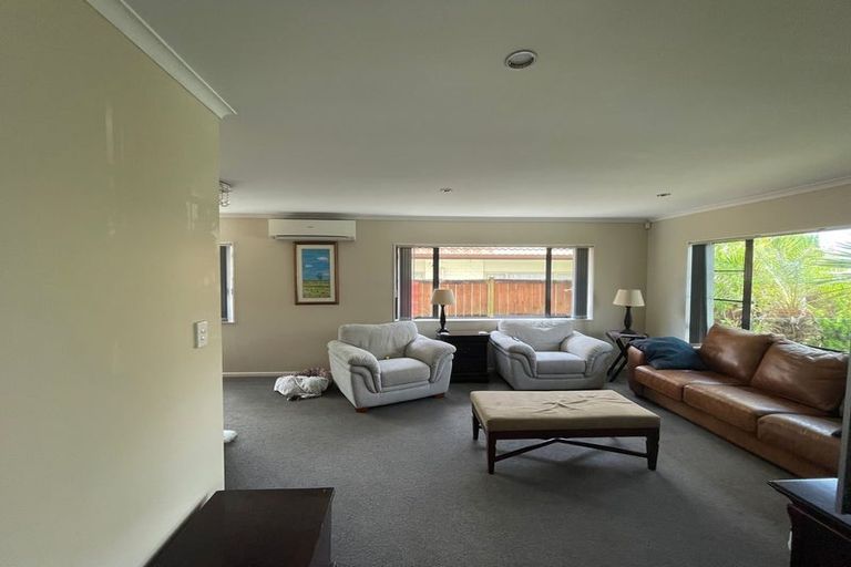 Photo of property in 9 Kalmore Place, Flat Bush, Auckland, 2016