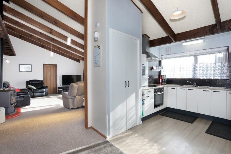 Photo of property in 12b Oxford Street, Marton, 4710