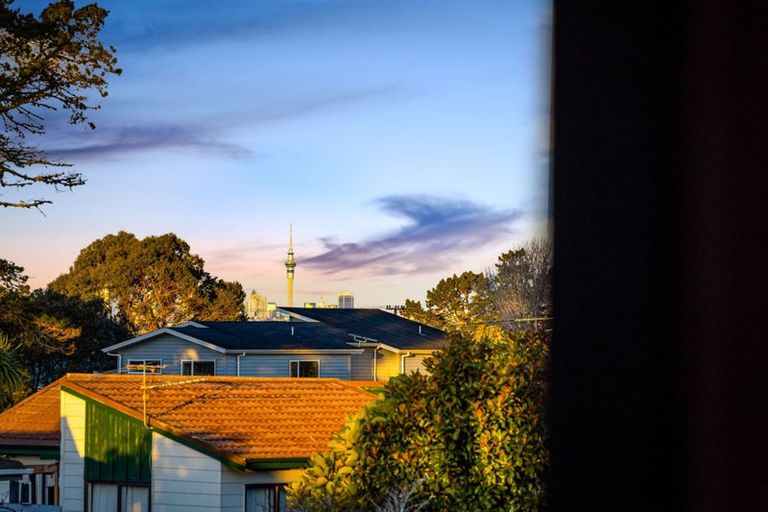 Photo of property in 24 Granville Drive, Massey, Auckland, 0614