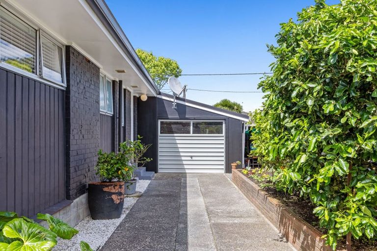 Photo of property in 26 Doment Crescent, Orewa, 0931