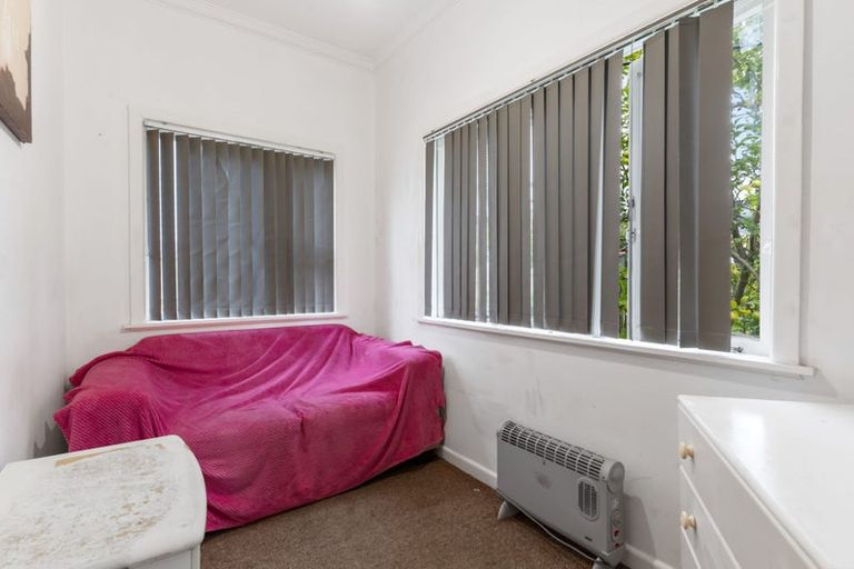Photo of property in 48 Astley Avenue, New Lynn, Auckland, 0600