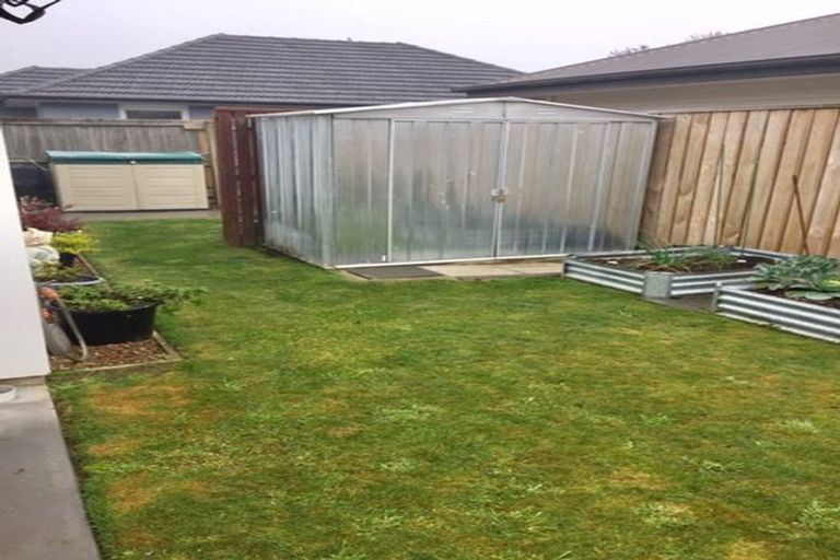 Photo of property in 73 Wattle Drive, New Brighton, Christchurch, 8083