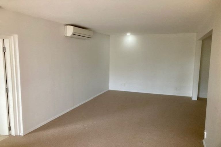 Photo of property in 8b Fiesta Grove, Raumati Beach, Paraparaumu, 5032