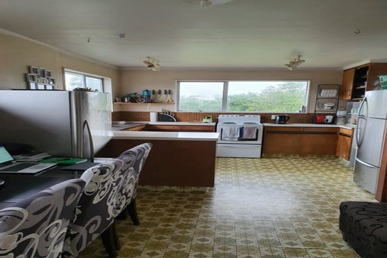 Photo of property in 2/25 Gill Avenue, Te Atatu Peninsula, Auckland, 0610