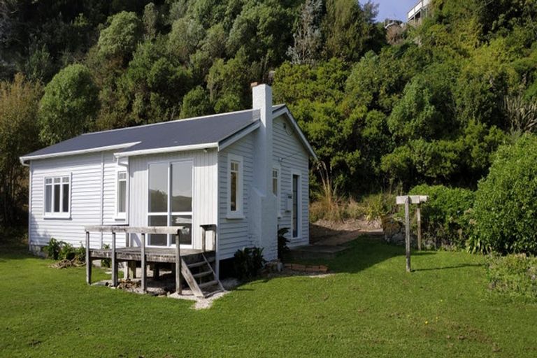 Photo of property in 57-59 Seaview Road, Paremata, Porirua, 5024