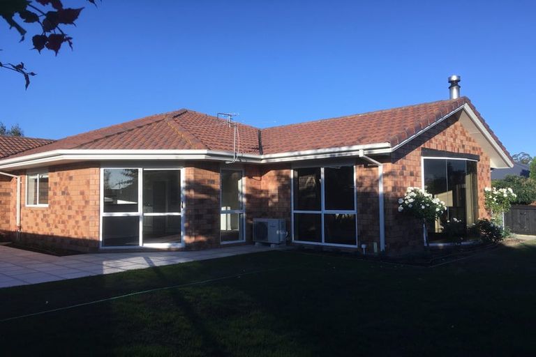 Photo of property in 6 Perrin Place, Darfield, 7510