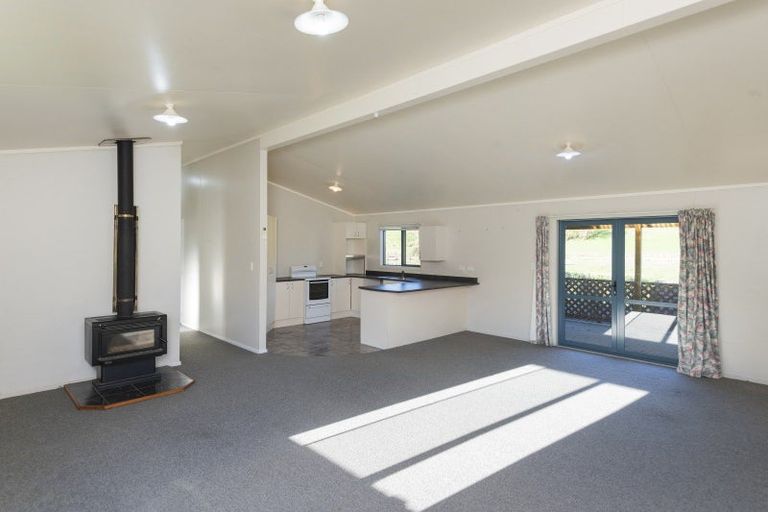 Photo of property in 911 Kanakanaia Road, Whatatutu, Te Karaka, 4091