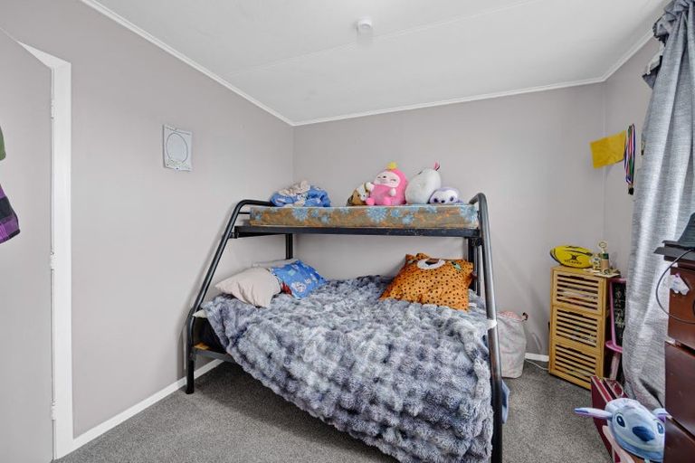 Photo of property in 18 Whitcombe Road, Opunake, 4616