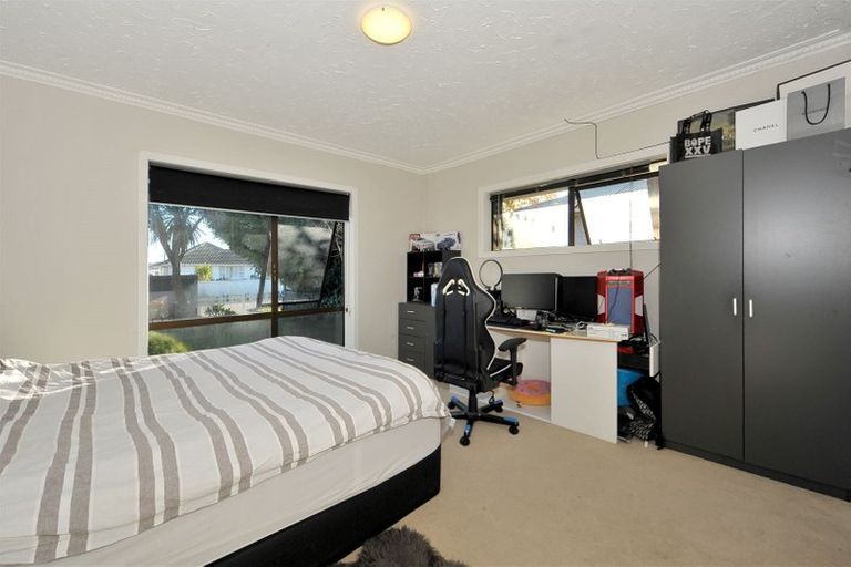 Photo of property in 10 Oakdale Street, Avonhead, Christchurch, 8042