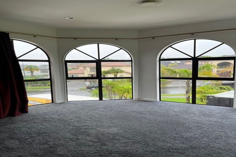 Photo of property in 11 Rosses Place, Pinehill, Auckland, 0632
