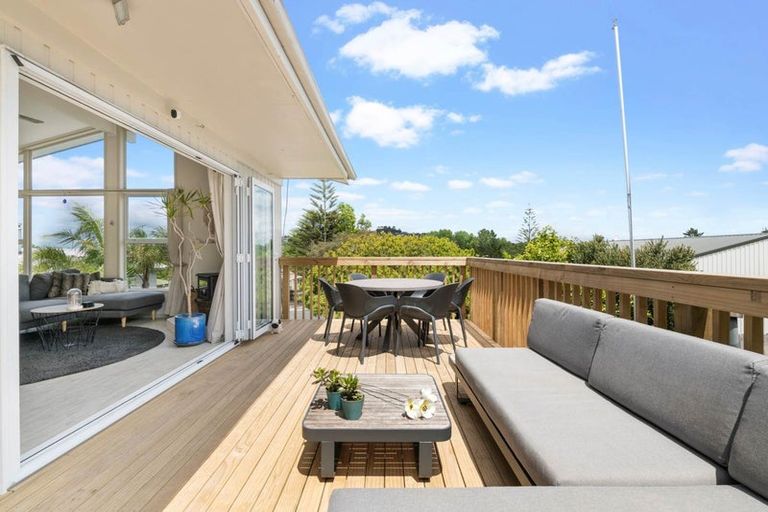 Photo of property in 58 Brian Crescent, Stanmore Bay, Whangaparaoa, 0932
