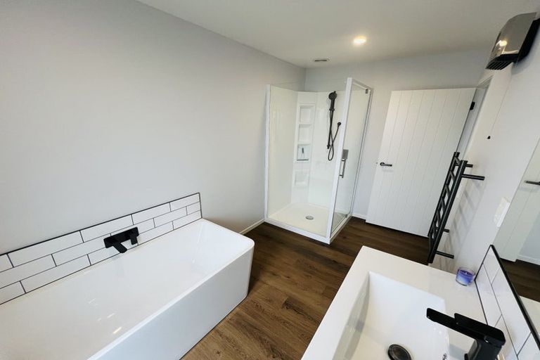 Photo of property in 42b Moeraki Road, Maoribank, Upper Hutt, 5018