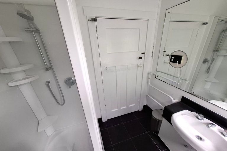 Photo of property in 21af1 Talavera Terrace, Kelburn, Wellington, 6012