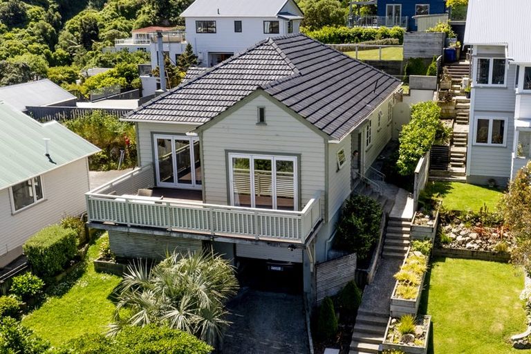 Photo of property in 201 Townsend Road, Miramar, Wellington, 6022
