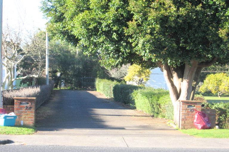 Photo of property in 27 Clevedon Road, Papakura, 2110