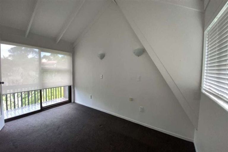 Photo of property in 13 Felstead Street, Birkenhead, Auckland, 0626