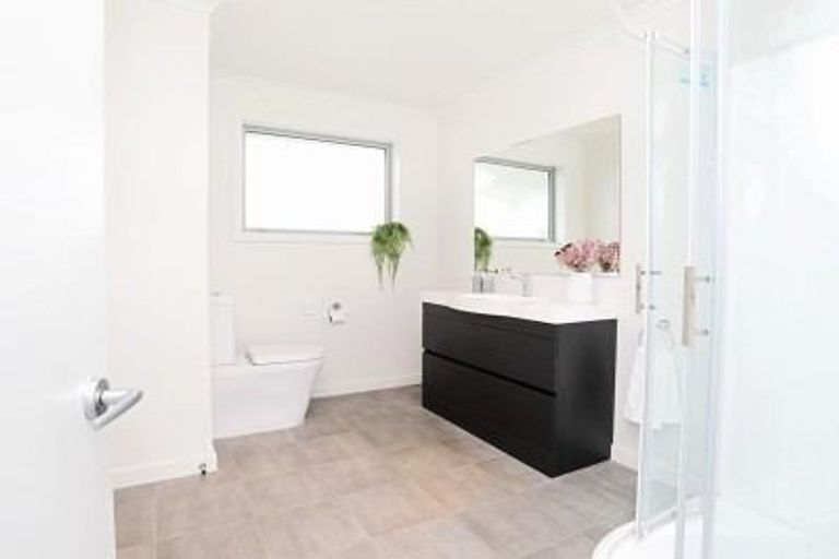 Photo of property in 12 Queen Street, Winton, 9720