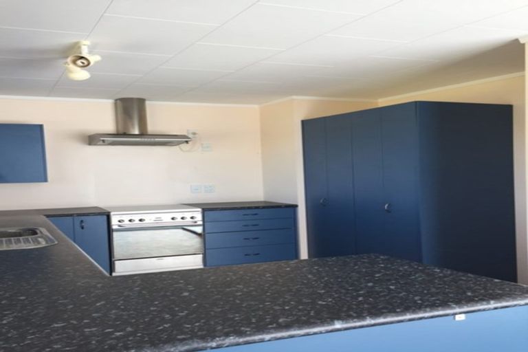 Photo of property in 37 Porritt Place, Waipukurau, 4200