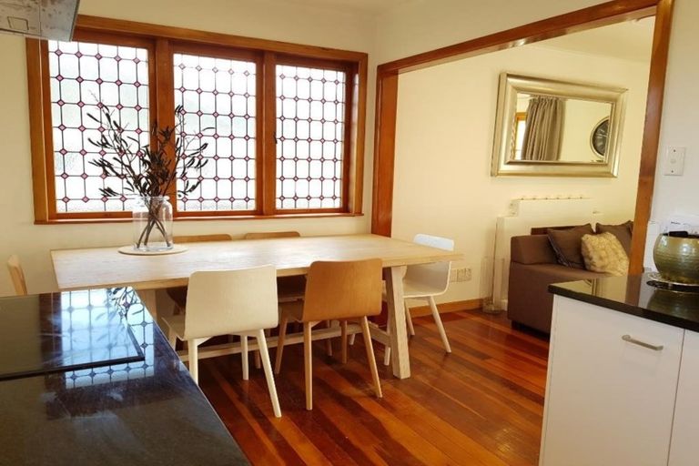 Photo of property in 660 Te Atatu Road, Te Atatu Peninsula, Auckland, 0610