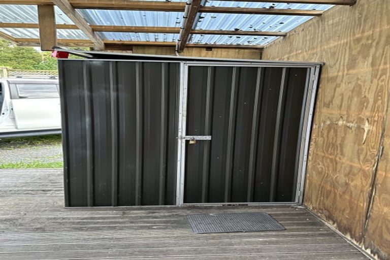 Photo of property in 31 Newington Road, Henderson, Auckland, 0612