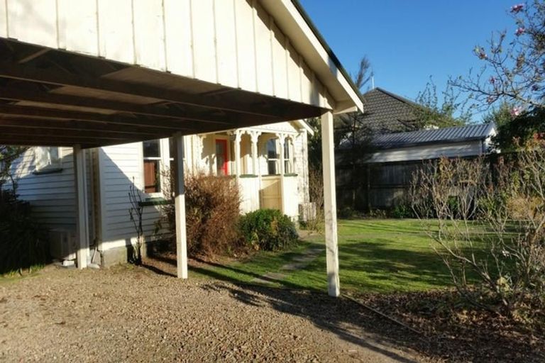 Photo of property in 90 Geraldine Street, Edgeware, Christchurch, 8013