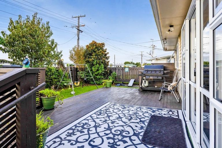 Photo of property in 23 Pacey Avenue, Hawera, 4610