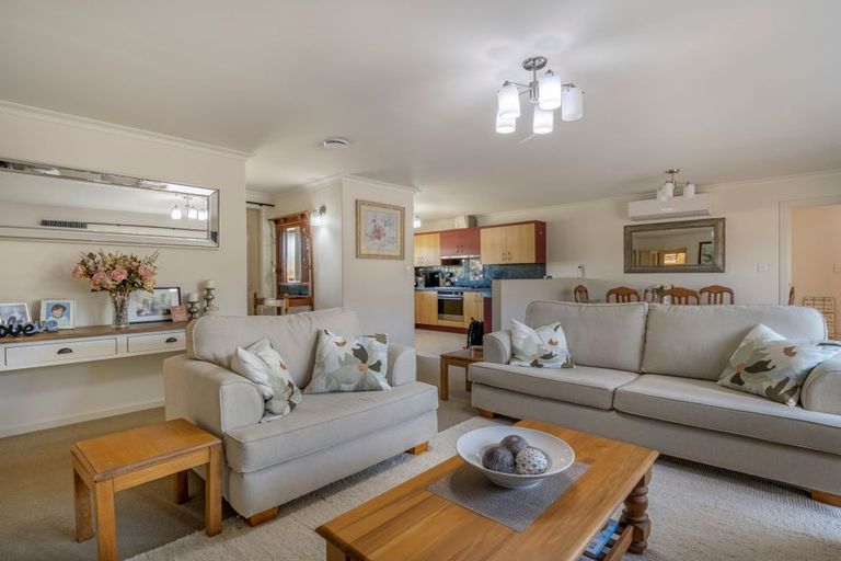 Photo of property in 6 Golden Courie Close, Papamoa Beach, Papamoa, 3118