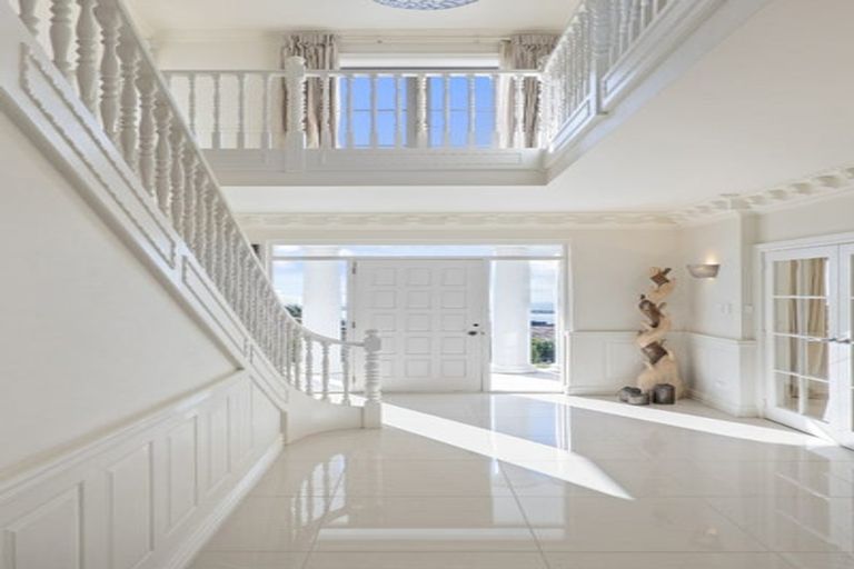 Photo of property in 70 Belleview Terrace, Mount Pleasant, Christchurch, 8081