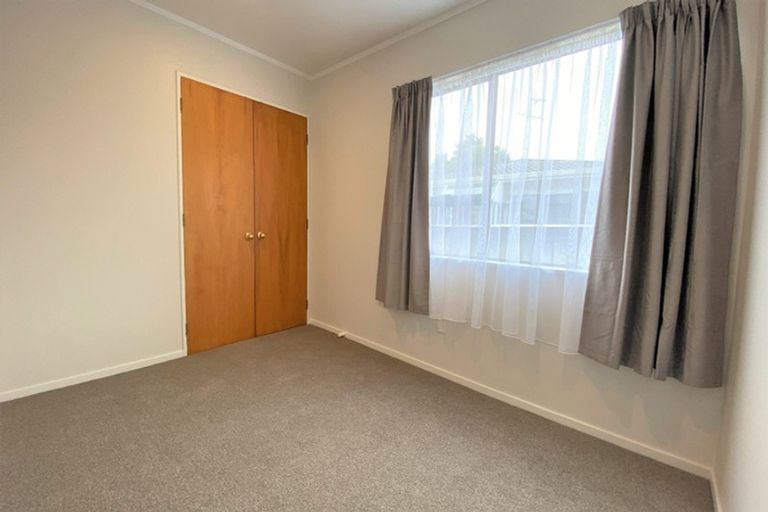 Photo of property in 2/116 Titirangi Road, New Lynn, Auckland, 0600