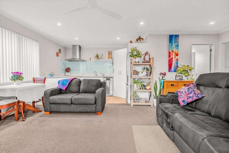 Photo of property in 5 Lance Way, Papamoa, 3118