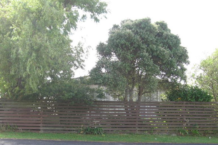 Photo of property in 36 Widmore Drive, Massey, Auckland, 0614