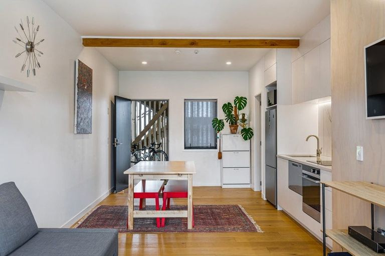 Photo of property in 6/167 Hobsonville Point Road, Hobsonville, Auckland, 0616