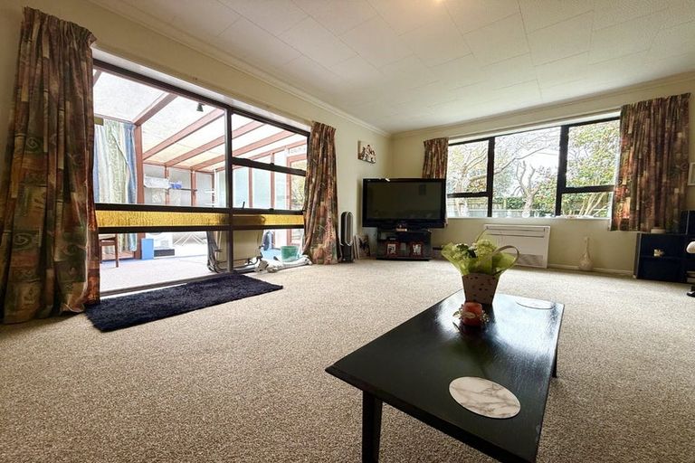 Photo of property in 122 California Drive, Totara Park, Upper Hutt, 5018