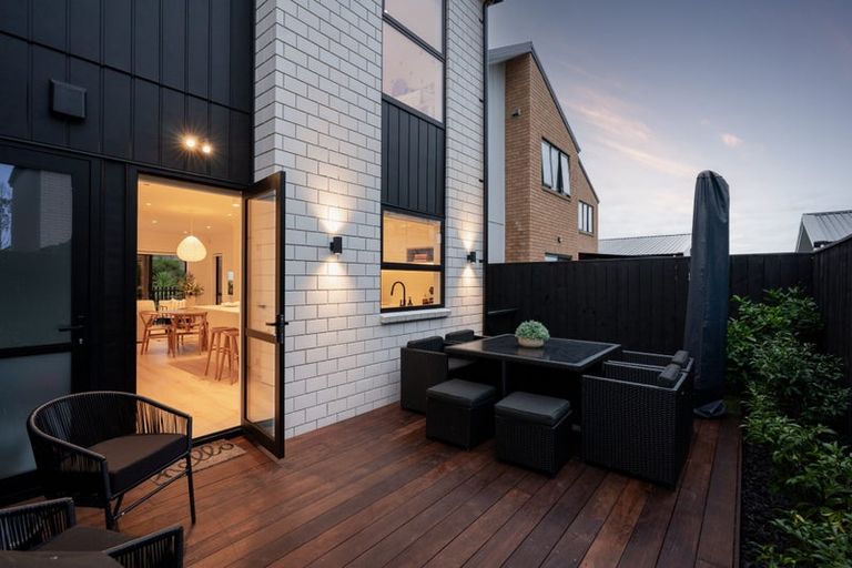 Photo of property in 12 Papai Lane, Massey, Auckland, 0614