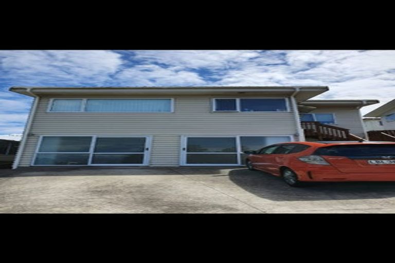 Photo of property in 23a Laurina Road, Sunnynook, Auckland, 0620