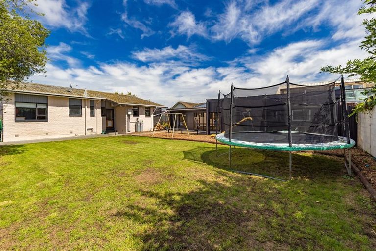 Photo of property in 121 Oakhampton Street, Hornby, Christchurch, 8042