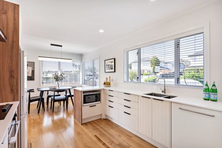Photo of property in 1/10 Raines Avenue, Forrest Hill, Auckland, 0620