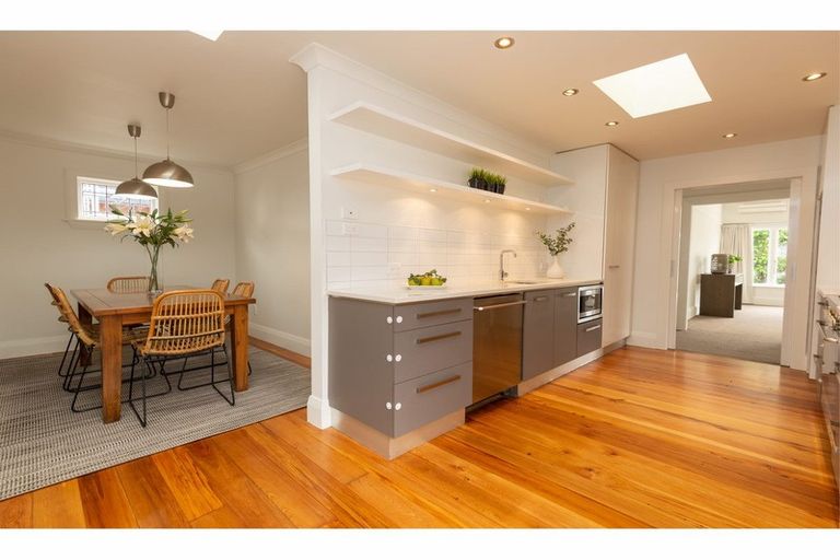 Photo of property in 52 Hawkesbury Avenue, St Albans, Christchurch, 8014