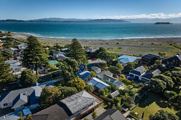 Photo of property in 9 Nikau Street, Eastbourne, Lower Hutt, 5013