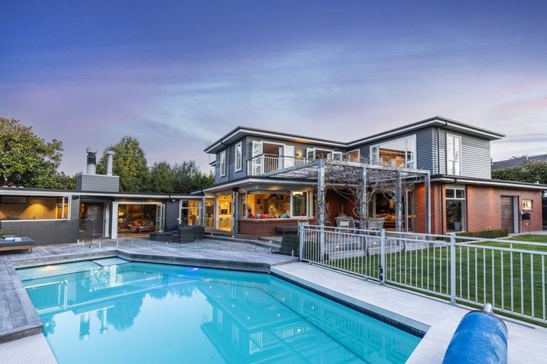 Photo of property in 24a Fendalton Road, Fendalton, Christchurch, 8014