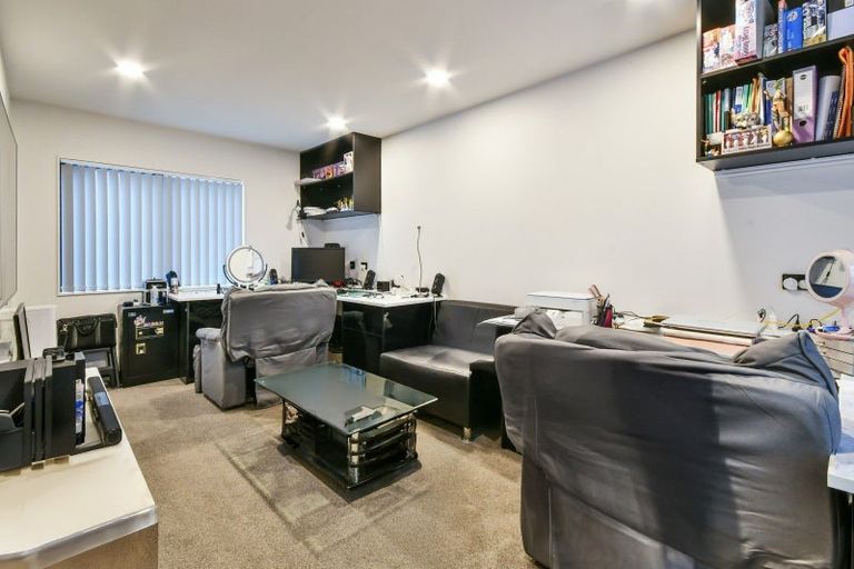 Photo of property in 14 Henriette Place, The Gardens, Auckland, 2105