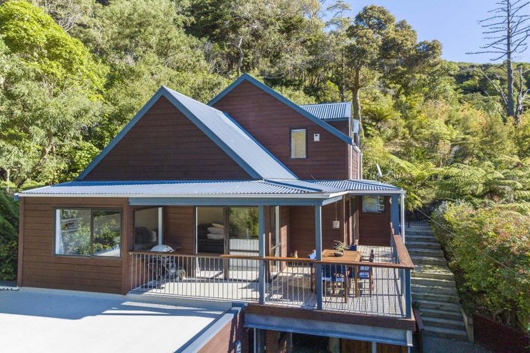 Photo of property in 93 Norton Park Grove, Waterloo, Lower Hutt, 5011