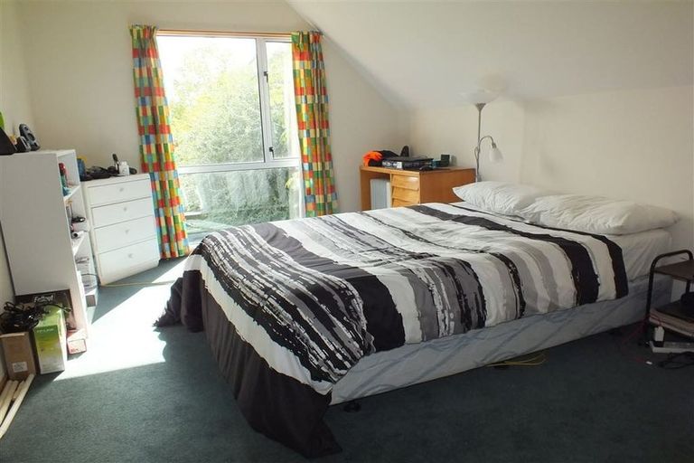 Photo of property in 11 Brockhall Lane, Avonhead, Christchurch, 8042