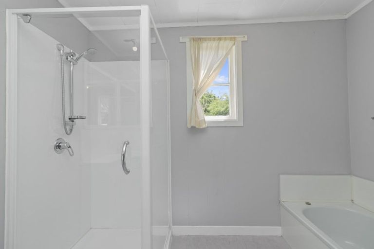 Photo of property in 18 Oxford Road, Lake Rotoma, Rotorua, 3074
