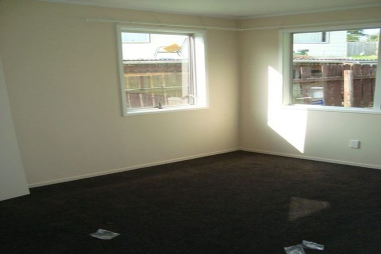 Photo of property in 52 Hartley Terrace, Massey, Auckland, 0614