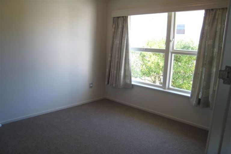 Photo of property in 2/84 Jutland Road, Hauraki, Auckland, 0622