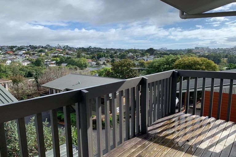 Photo of property in 6/76 Target Road, Totara Vale, Auckland, 0629