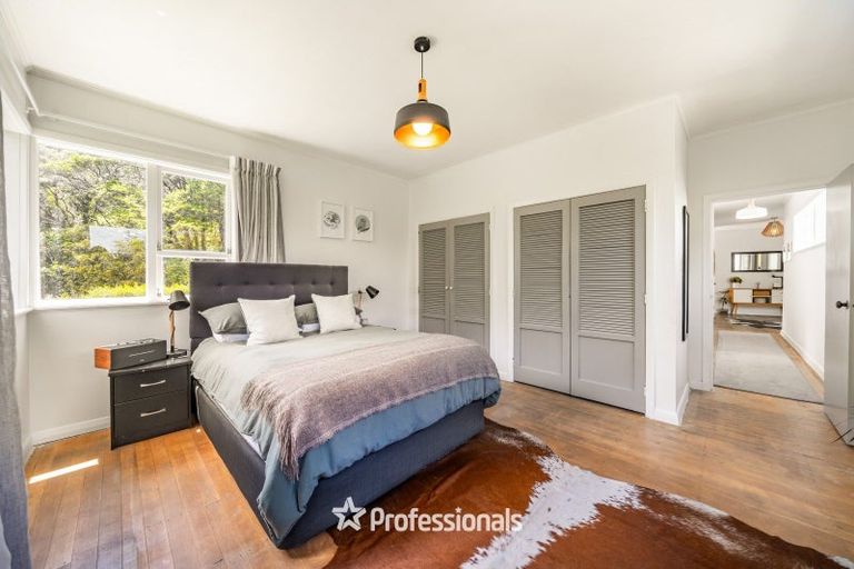Photo of property in 132 Cheviot Road, Lowry Bay, Lower Hutt, 5013