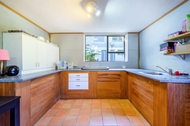 Photo of property in 28 Glamorgan Drive, Torbay, Auckland, 0630